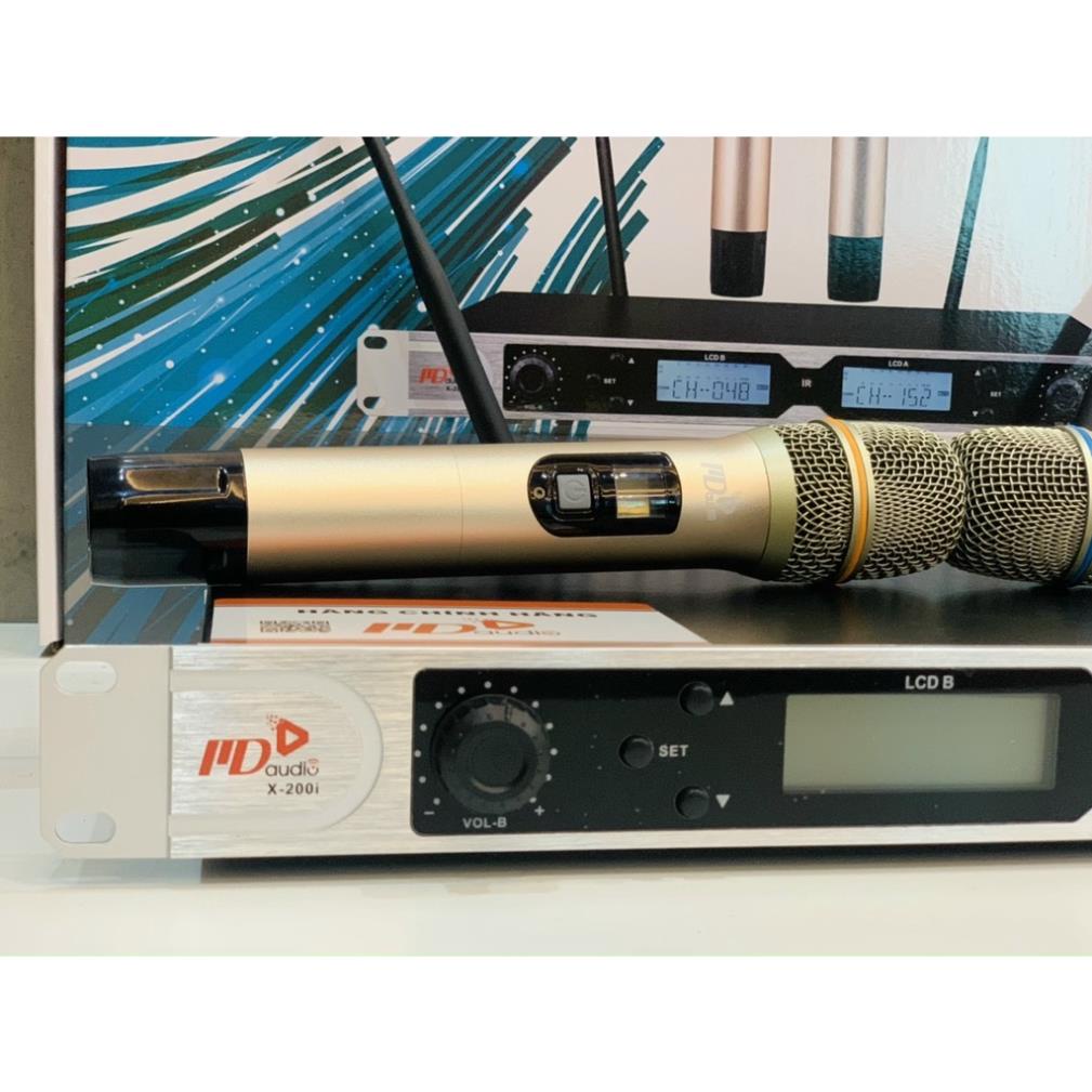 Micro không dây CMAUDIO Model MD-200i hàng chính hãng cao cấp thế hệ 2022,có tự ngắt - Tặng kèm Combo khay sạc pin tiểu + 4 viên pin gắn mic 1200 mah