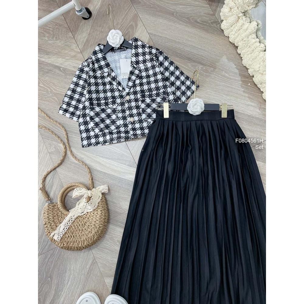 Set áo croptop caro cổ vest tay ngắn phối chân váy đen xếp ly dáng dài!
