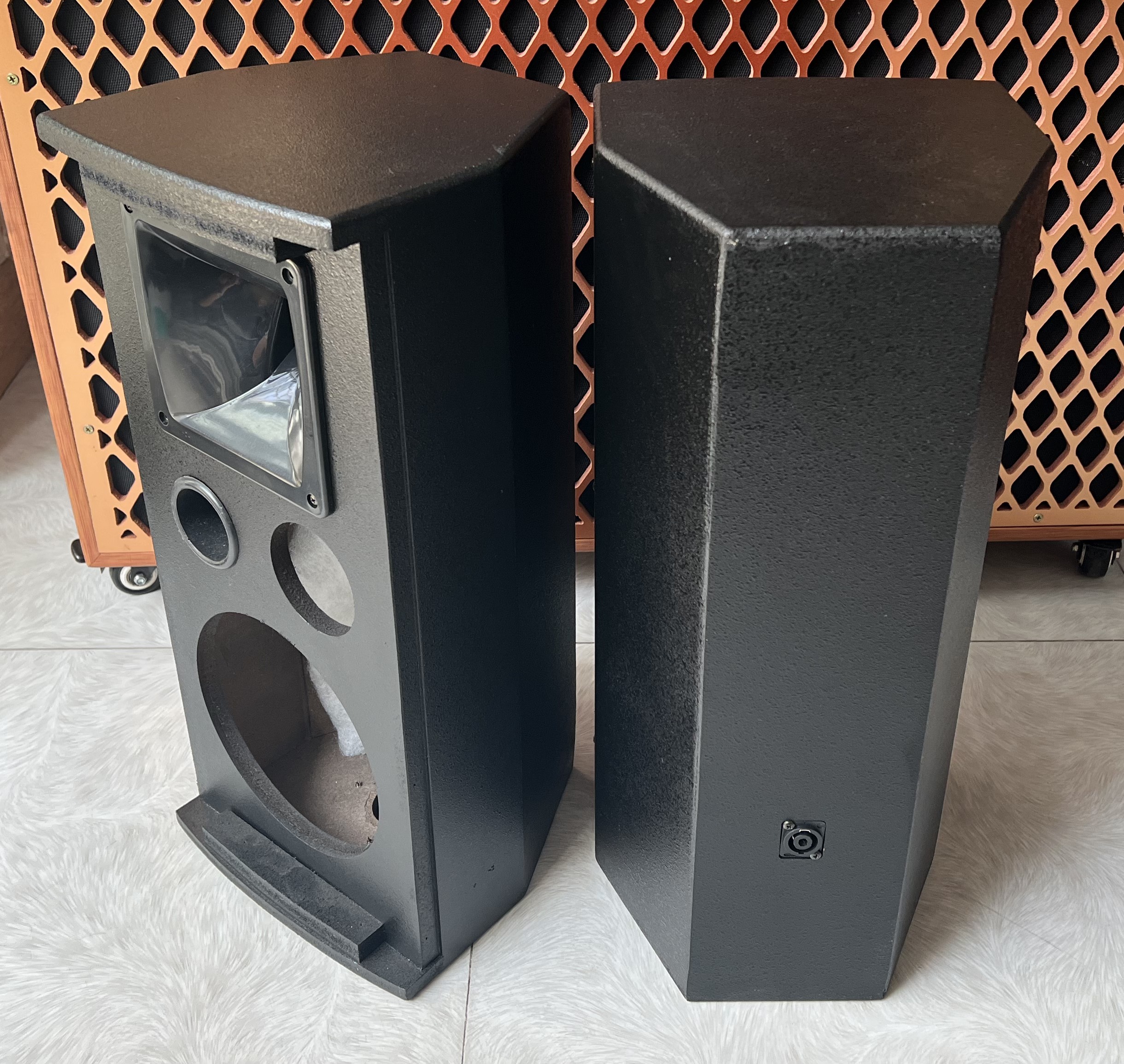Vỏ thùng loa 2 tấc thùng sơn 1 bass 20, 1 chép kèn 1 chép giấy Hải Triều