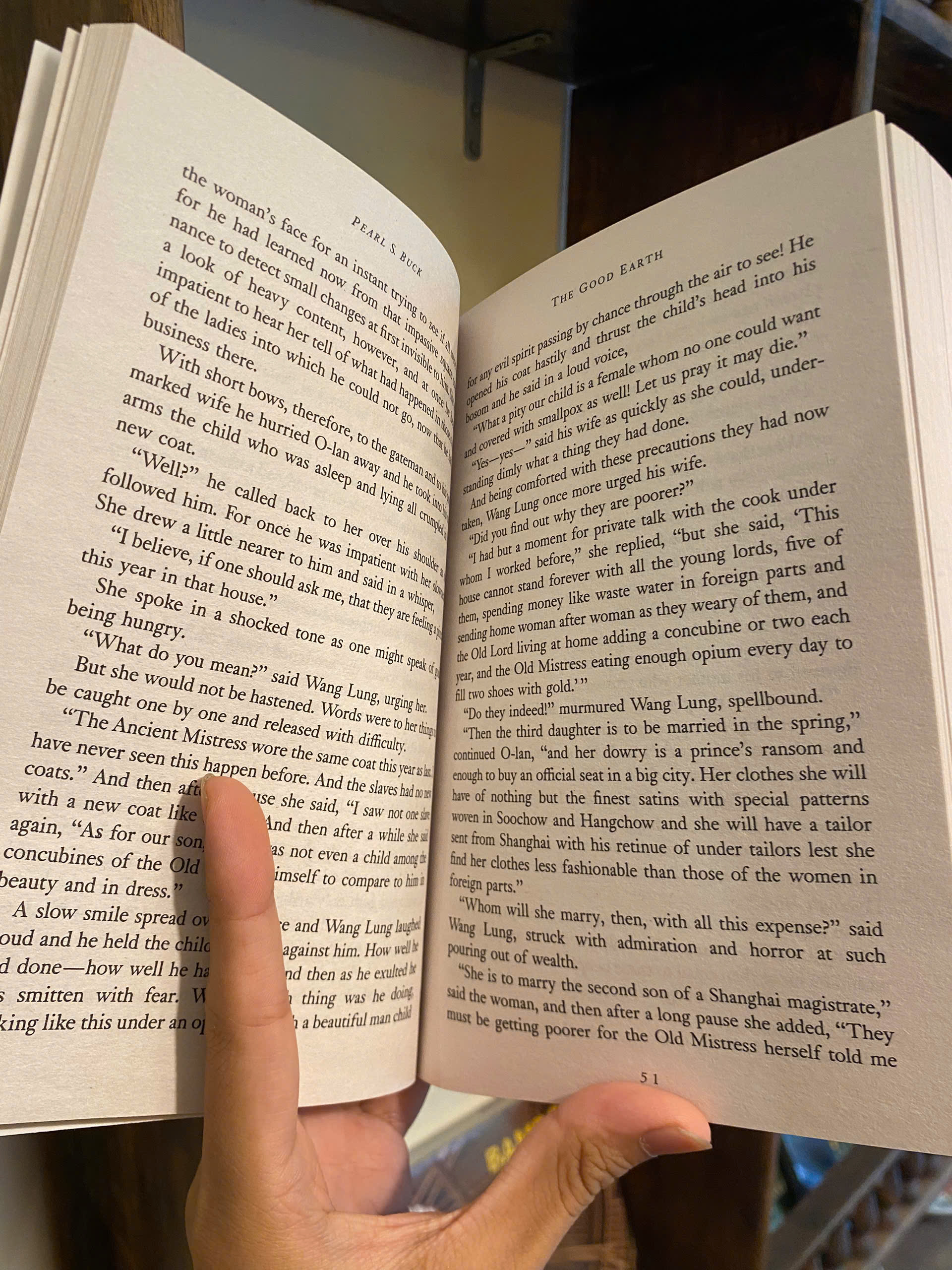 Sách - The Good Earth: An American Classic by Pearl S. Buck | Pulitzer Prize Winning Novel