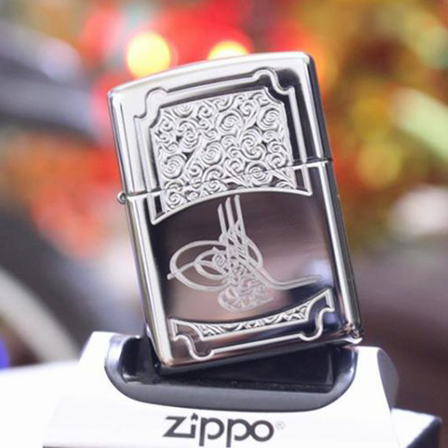 Bật Lửa Zippo 167 Tugra Armor High Polish Chrome