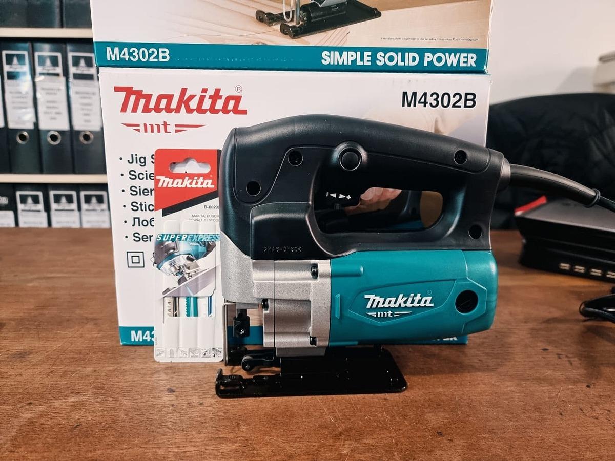 MÁY CƯA LỌNG  450W 26MM MAKITA M4302B - HÀNG CHÍNH HÃNG