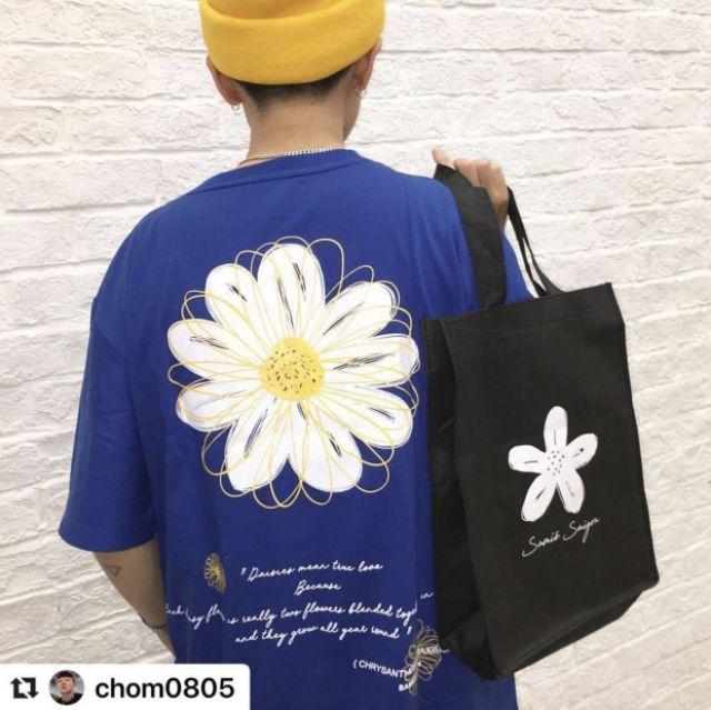 Áo thun tay lỡ in bông hoa