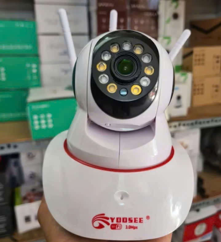 Camera 3 dâu ghi hình sắc nét xoay 360 độ