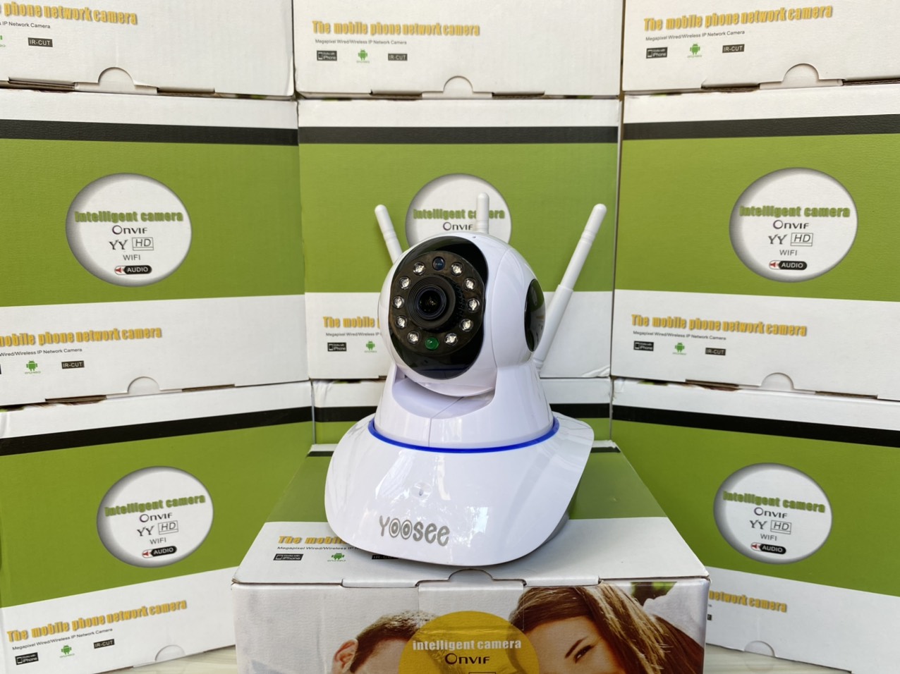 Camera IP WIFI trong nhà YooSee 2.0 + Thẻ nhớ 32G - Hàng Nhấp Khẩu
