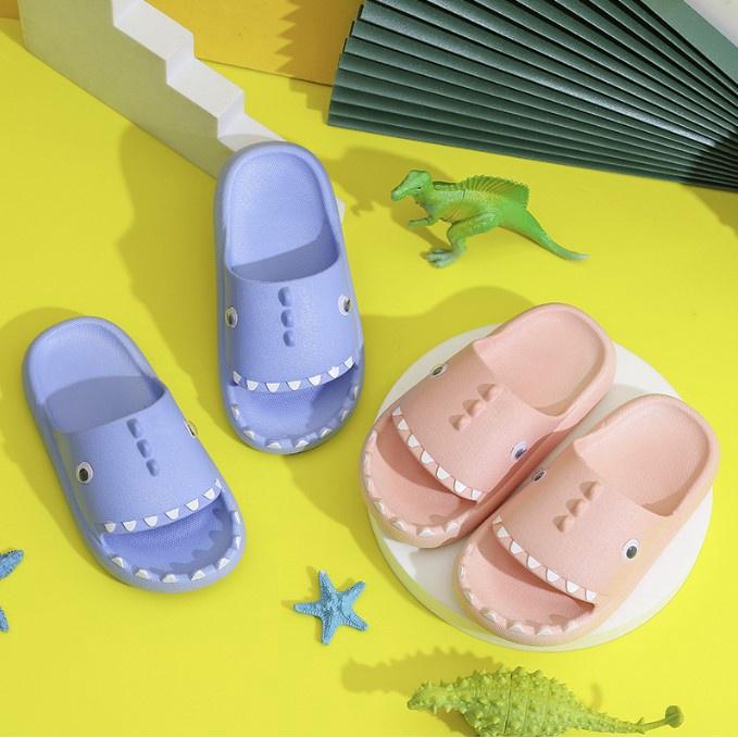 Dép Cá Mập Baby Shark Chân Bé 15-22cm Siêu Nhẹ Chống Trơn Trượt Không Thấm Nước - Xanh lá