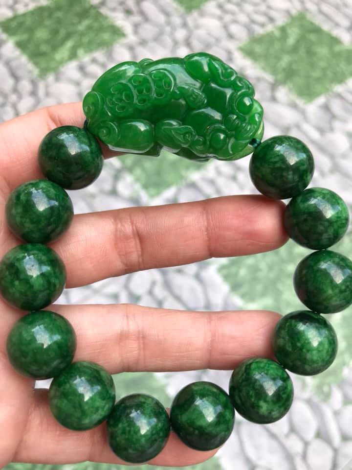 VÒNG TAY PHONG THỦY ĐÁ CẨM THẠCH TỲ HƯU HÚT TÀI LỘC MAY MẮN VÒNG NAM MỆNH THỦY , MỆNH MỘC ĐEO Ạ NAM TAY TO 75KG - 90KG ĐEO