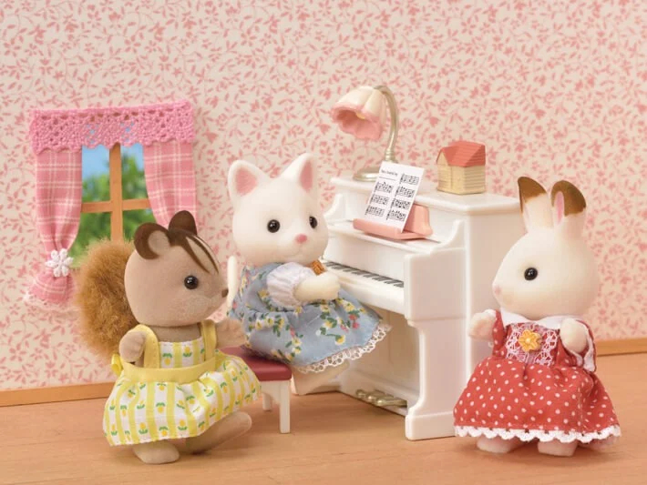 Đồ chơi mô hình Sylvanian Families Đàn piano và bộ bàn ghế