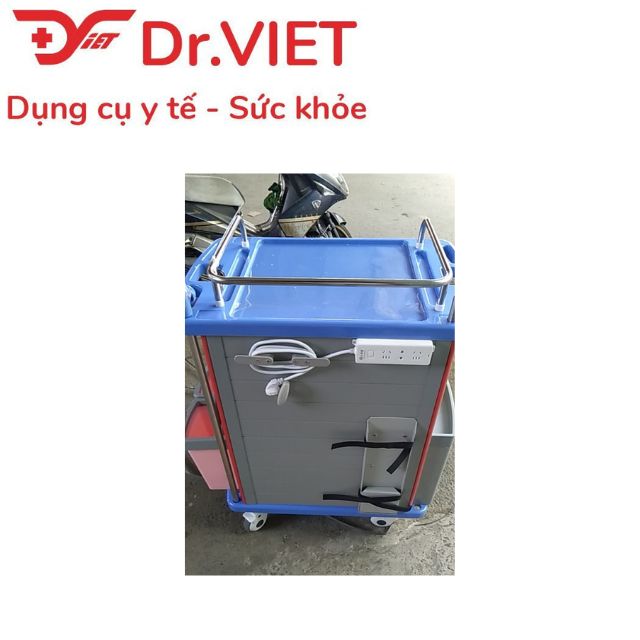 Tủ xe đẩy dụng cụ cấp cứu Tajermy TJM-TC02 bao gồm 2 ngăn kéo nhỏ, 2 ngăn kéo trung và 1 hộc tủ lớn.