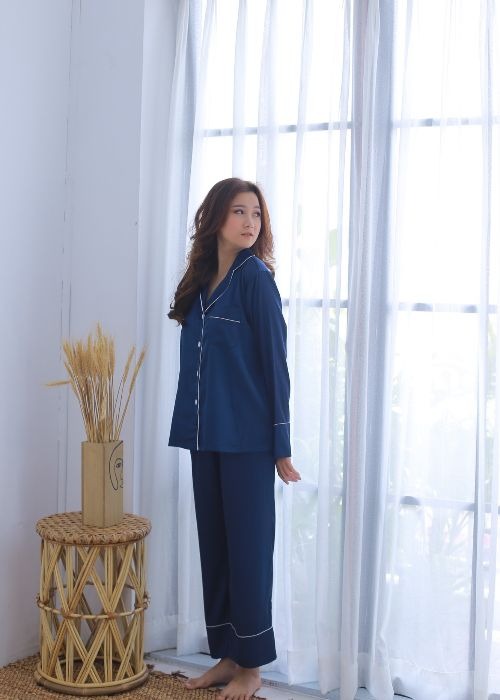 Bộ Pijama Lụa Cao Cấp Tay Dài Màu Xanh Navy