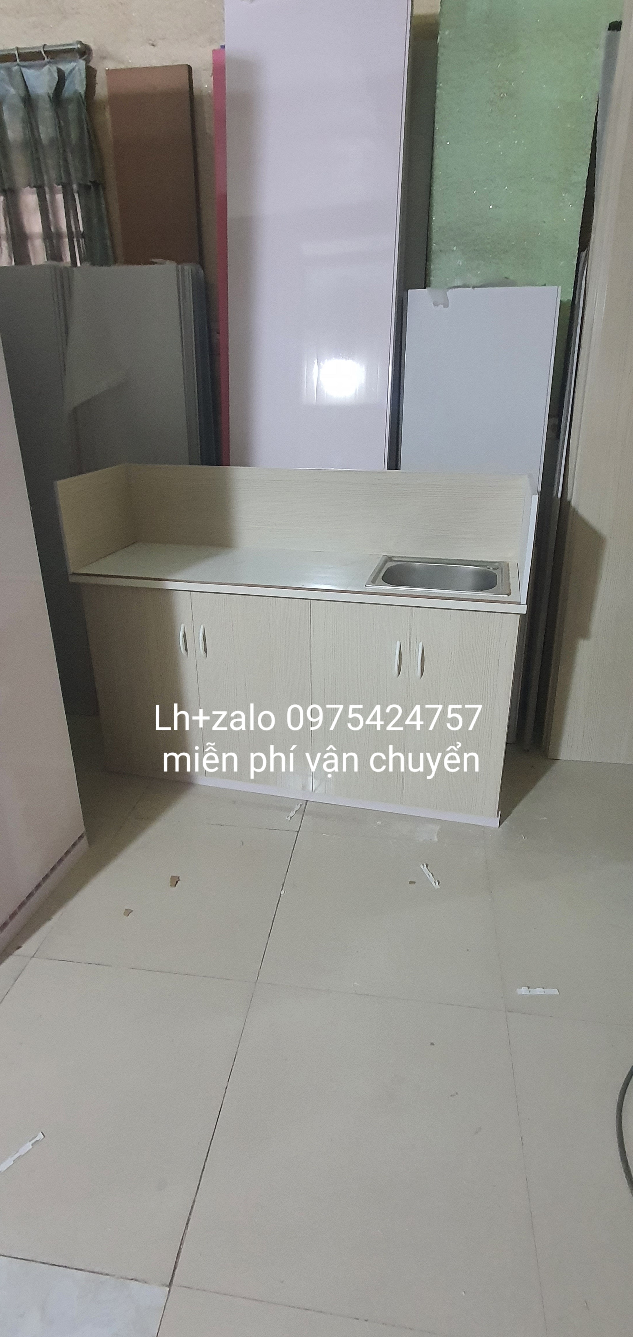 Tủ bếp sẵn bồn mặt gạch nhựa đài loan