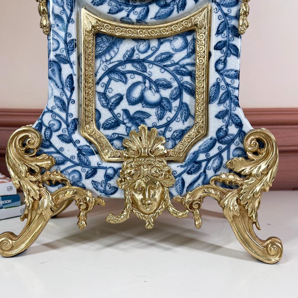 Đồng hồ sứ họa tiết trắng xanh mạ vàng phong cách Tân Cổ Điển - DHDB04