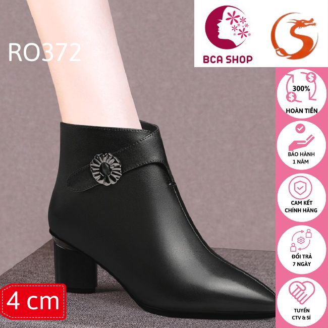 RO372 Giày bốt nữ cổ ngắn da lì thời trang cao cấp nhấn hoa cổ ấn tượng ROSATA cho đôi chân thêm miên man và sành điệu