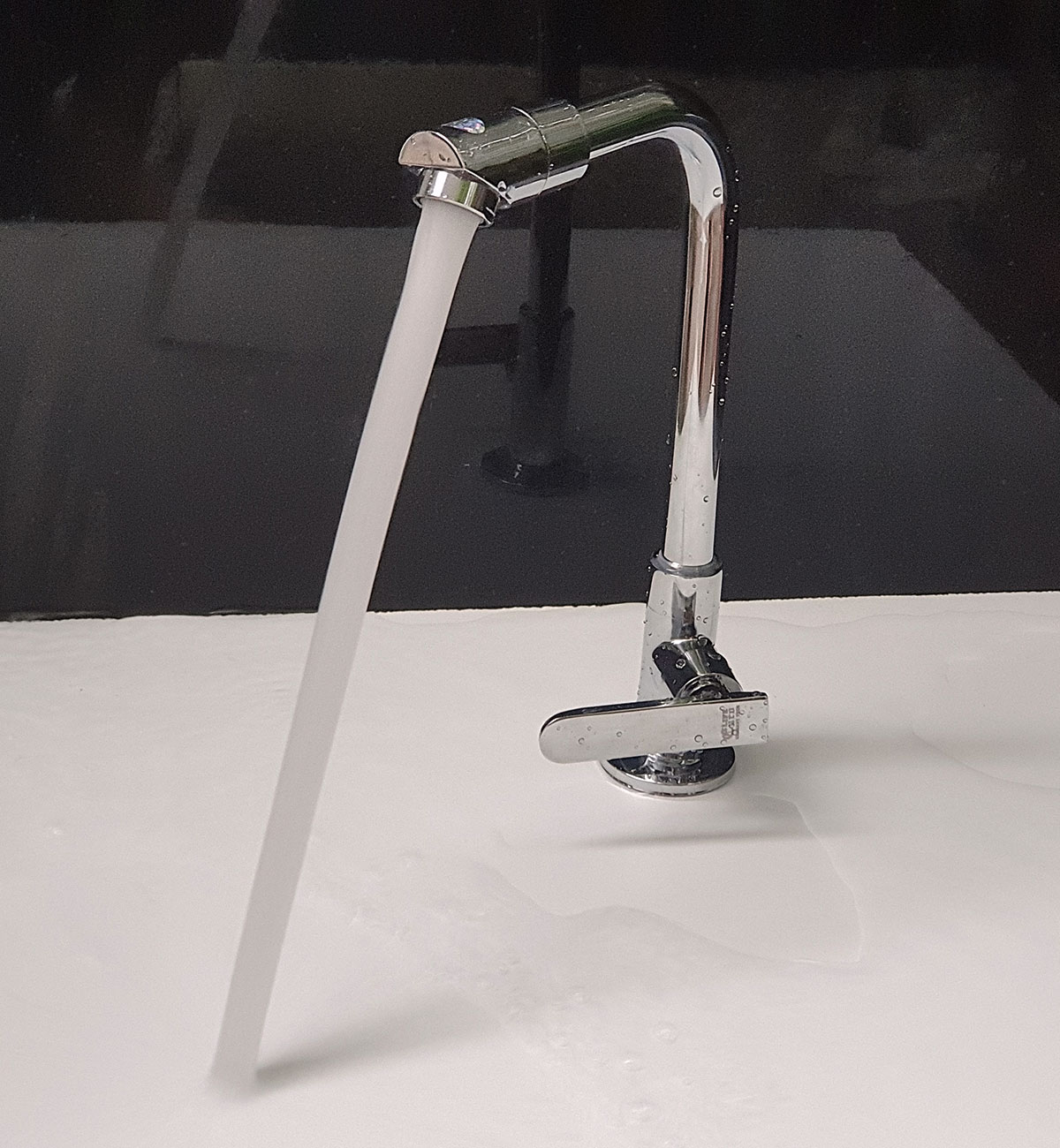 Vòi rửa chén lạnh Eurolife EL-T015 (Trắng bạc)