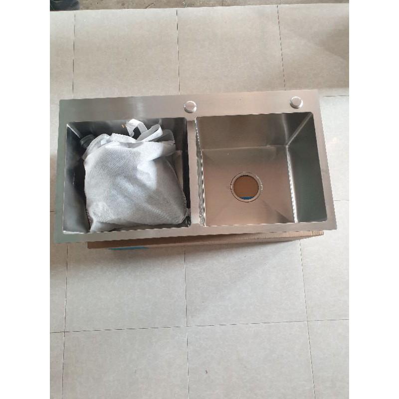 Chậu đúc rửa bát,chén 8245 SUS 304 2 hố cân.Tặng bộ xả.