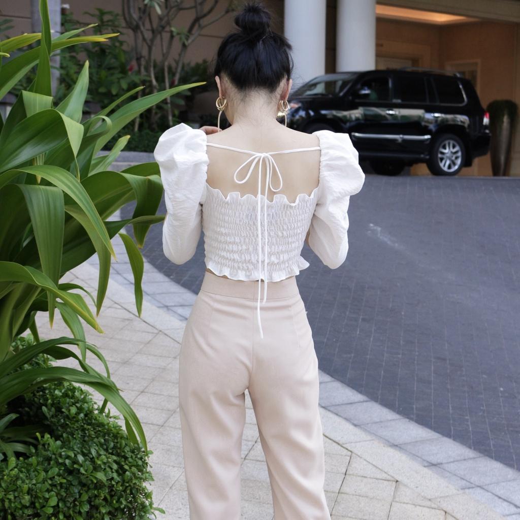 KIOBI – Áo kiểu Ari form croptop ôm cúp ngang ngực, tay phồng lửng nhún thun cổ điển, vải cotton Thái trắng - KIA2061T