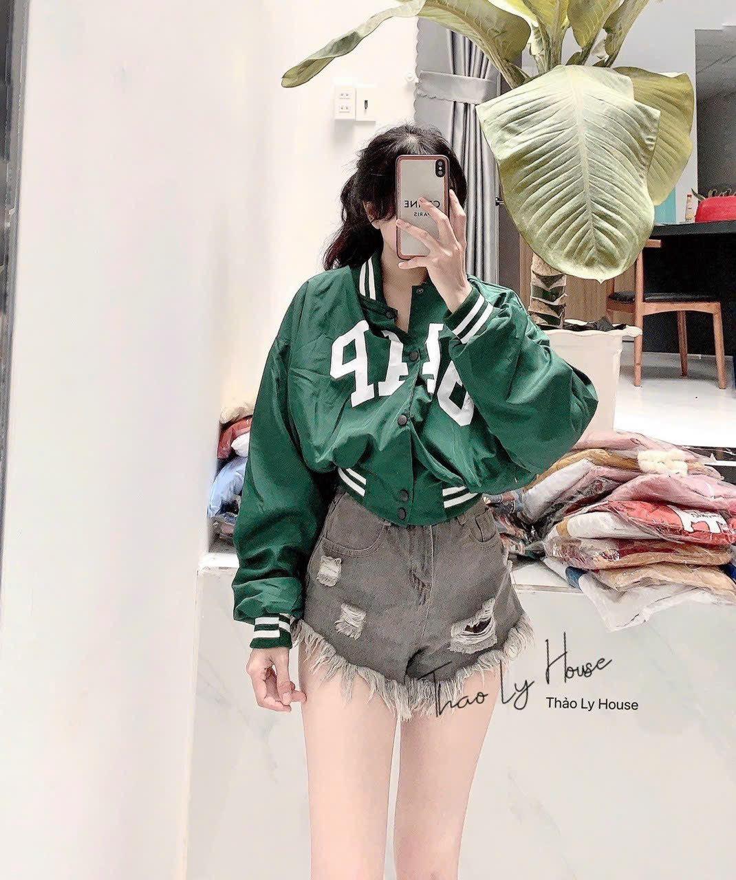 Áo Khoác Dù Nữ Siêu Đẹp Phối Dáng Form Rộng kiểu Lửng Lưng Hình Chữ In Siêu Nét Có Chun Co Dãn Vải Tốt Hàng Hot Trend HTM FASHION