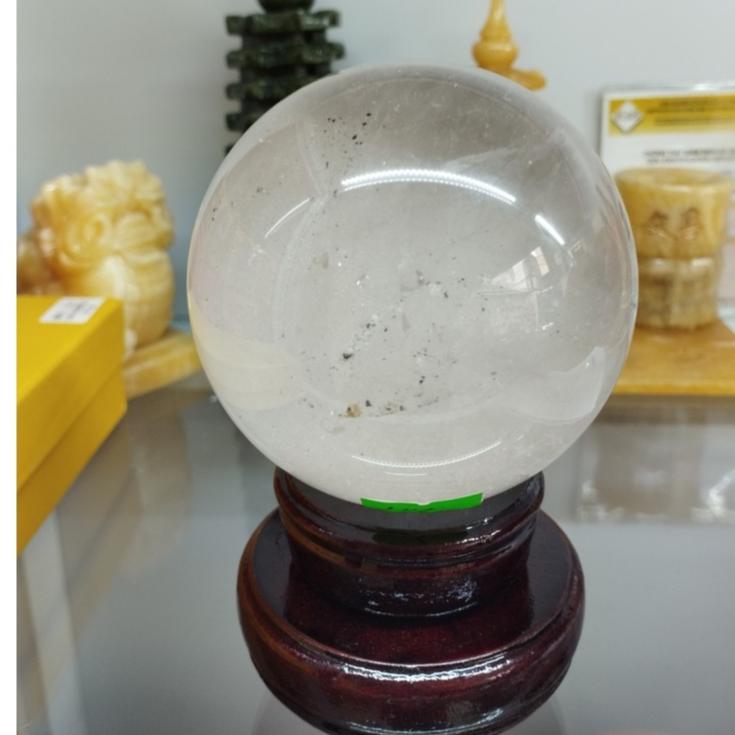 Quả Cầu, Bi Cầu Phong Thuỷ Đá Thach Anh trắng trong Có Tặng Kèm Đế - Khối lượng 1 kg