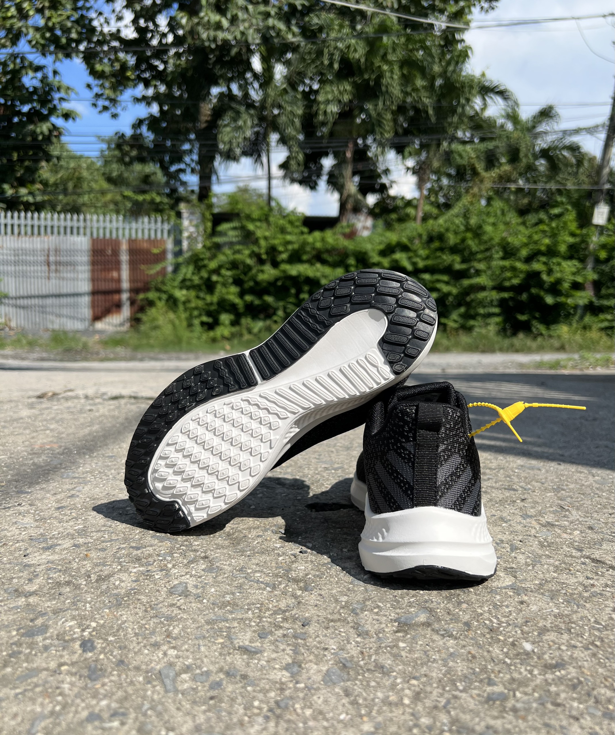 Giày Thể Thao Sneaker Goya GY238 - Màu Đen Trắng