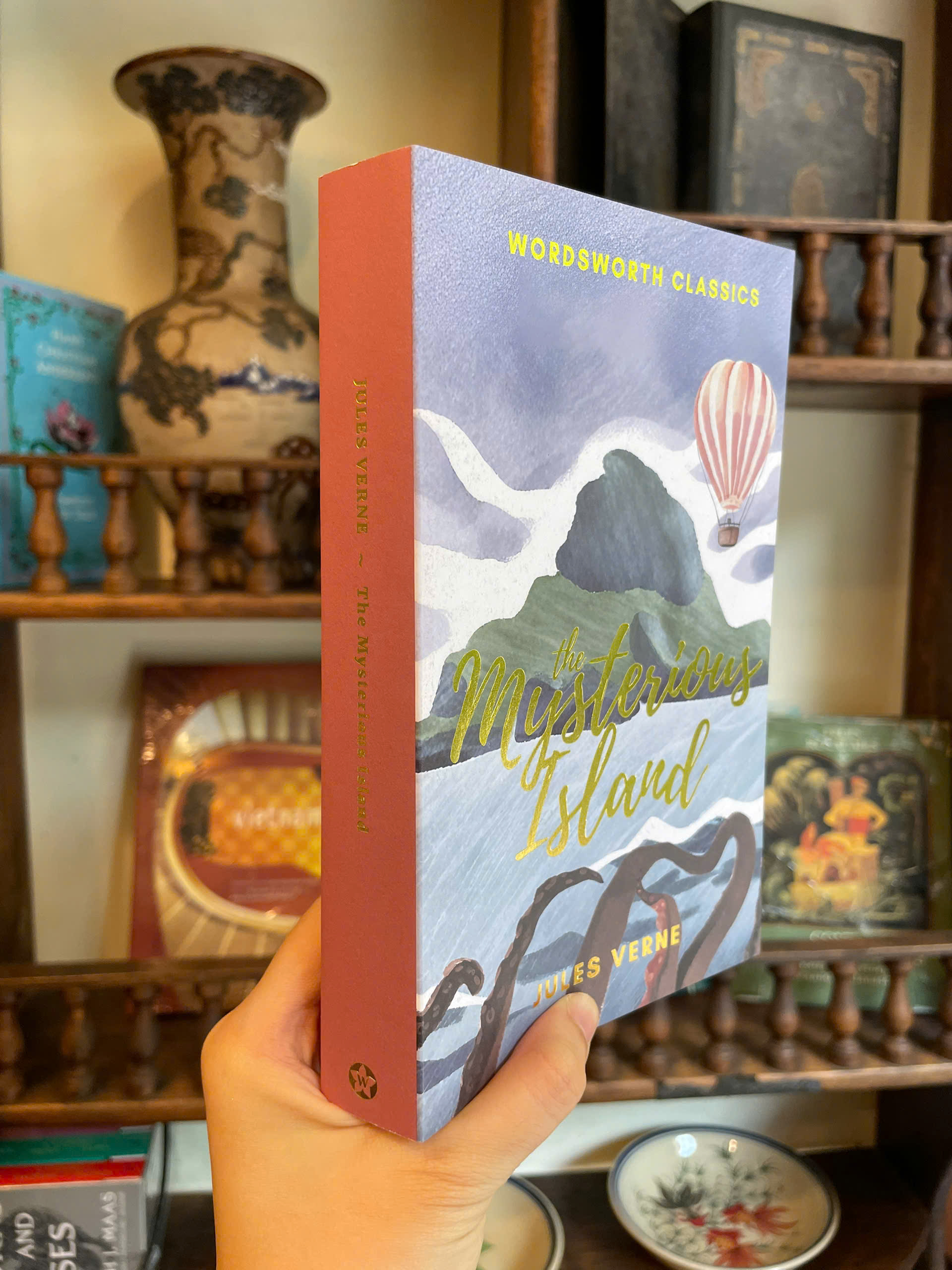 Sách - The Mysterious Island by Jules Verne - Classics/Fiction/Science Fiction book in English