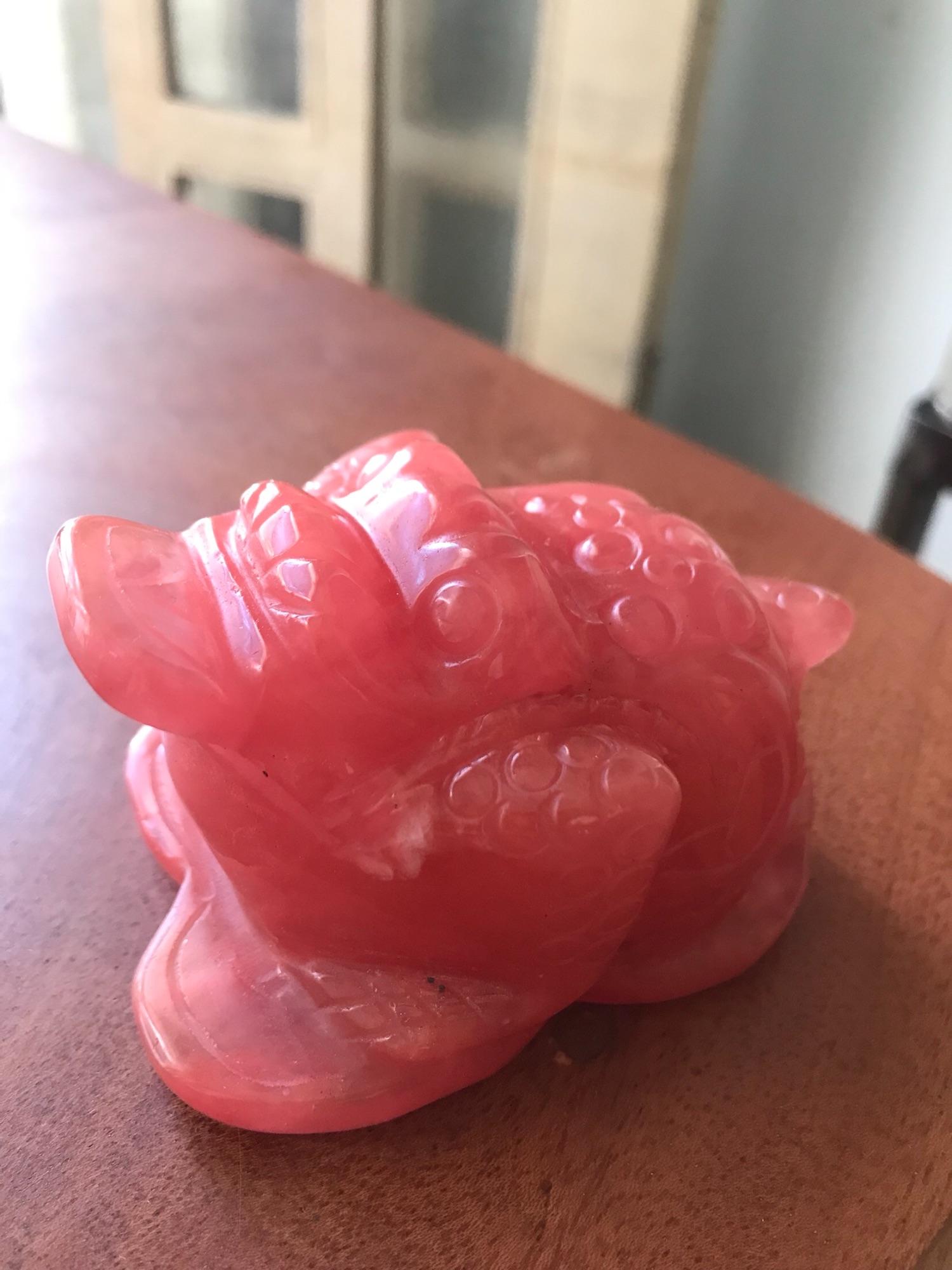 Tượng Cóc Thiềm Thừ Phong Thủy Đá Hồng Tự Nhiên Size Nhỏ Dài 9cm Đk 5cm Anh Chị mệnh Hỏa Mệnh Thổ hợp trưng trên bàn bàn thờ thần tài hay trong két may mắn tài lộc  ạ