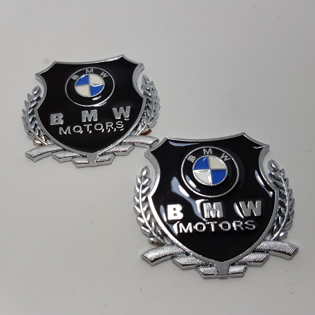 Bộ 2 Huy hiệu LOGO THƯƠNG HIỆU ô tô hình bông lúa