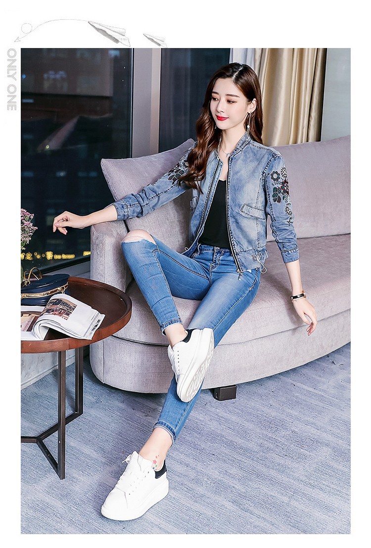 Áo khoác jeans nữ thuê hoa xinh xắn HATI