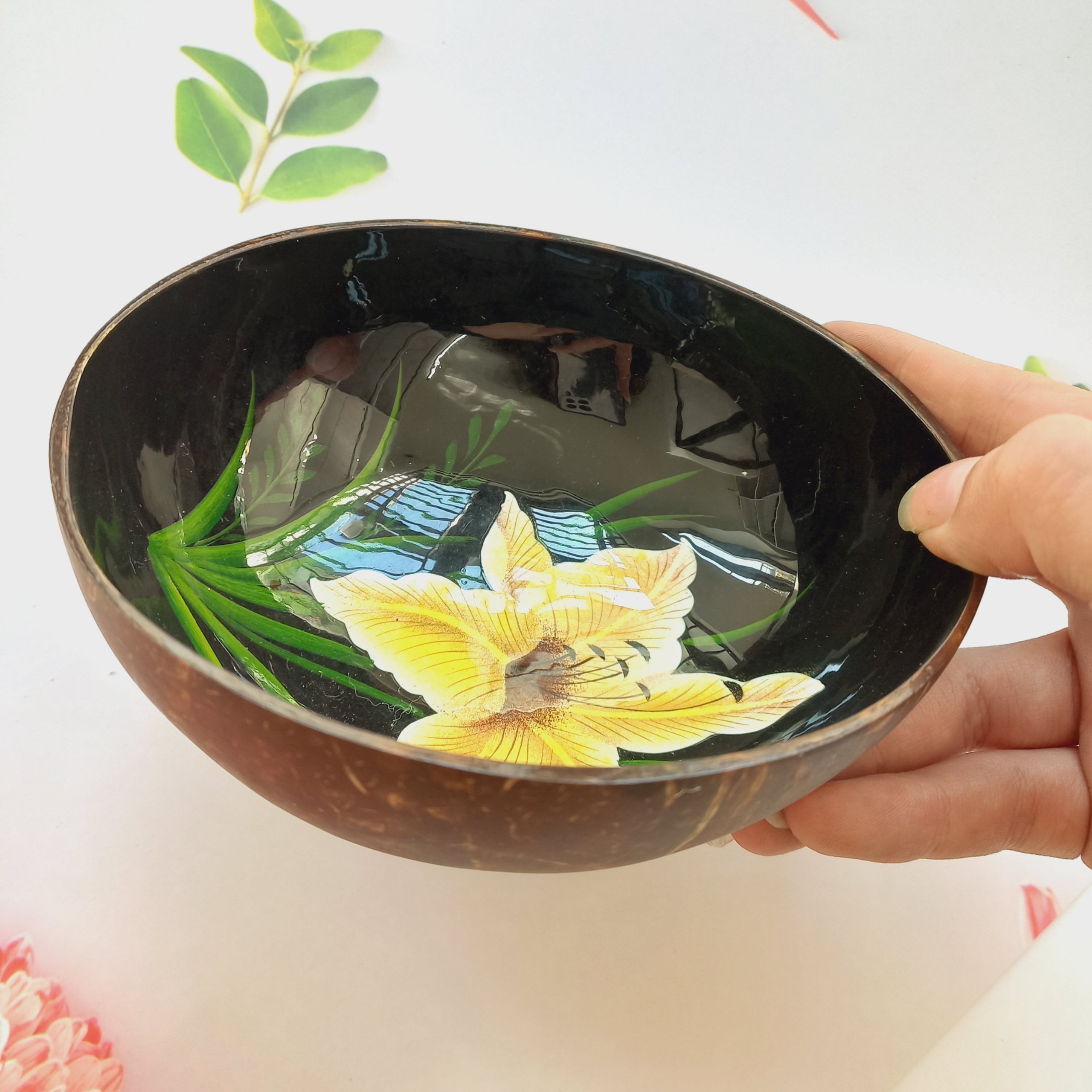 Bát Gáo Dừa Tự Nhiên Sơn Mài Họa Tiết Rất Đẹp - Họa Tiết Hoa Ly