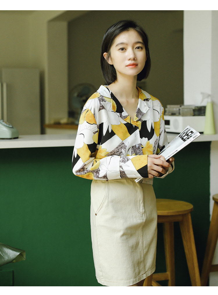Áo sơ mi nữ cổ 2 ve form rộng họa tiết hoa vàng, thời trang phong cách trẻ