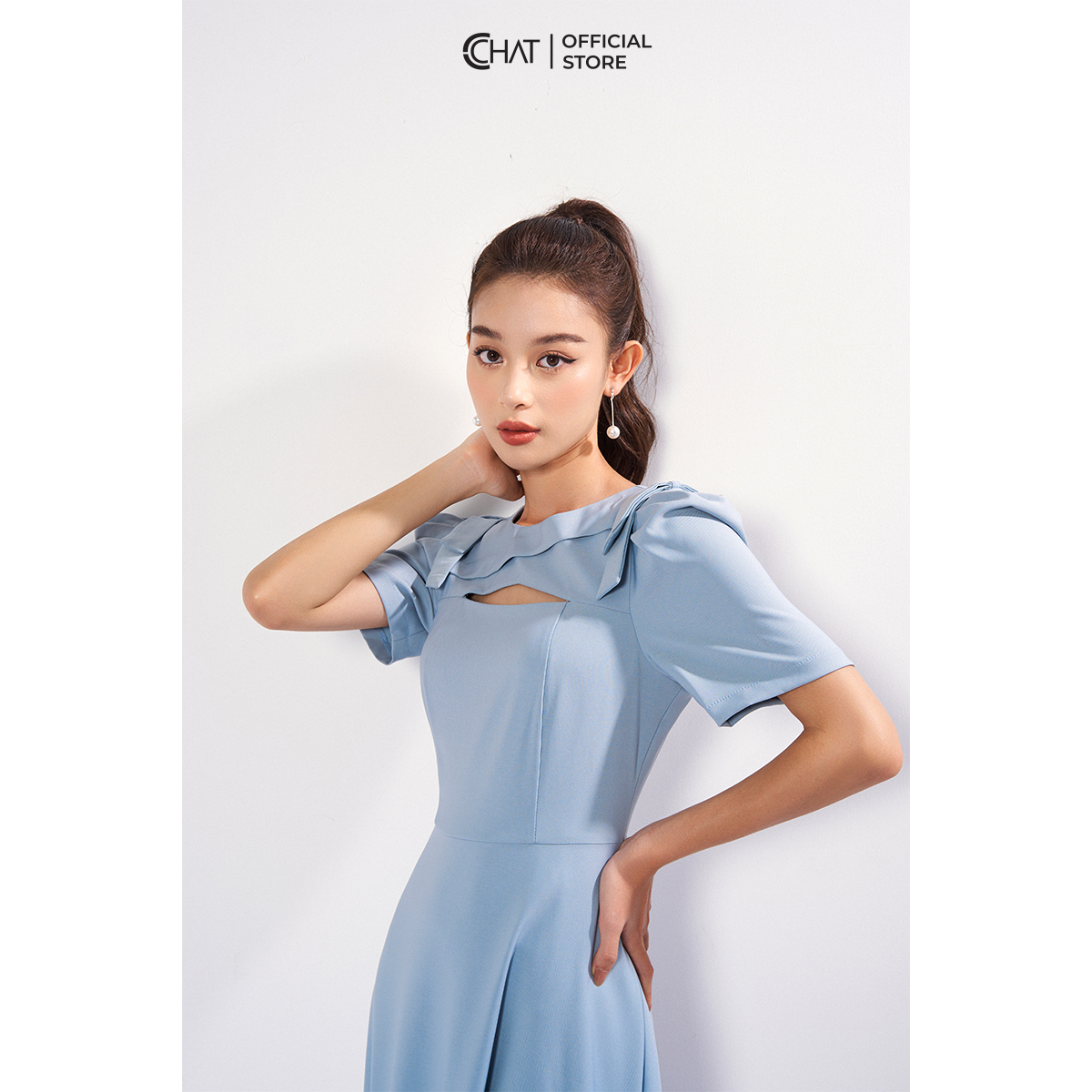 Đầm Nữ CCHAT Kiểu Cutout Ngực 2 Nơ Vai Dáng Xòe Chất Mango Cao Cấp 22VNE2010XT