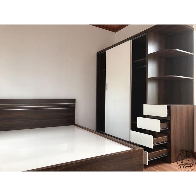 Tủ quần áo 2x2m kèm kệ trang trí