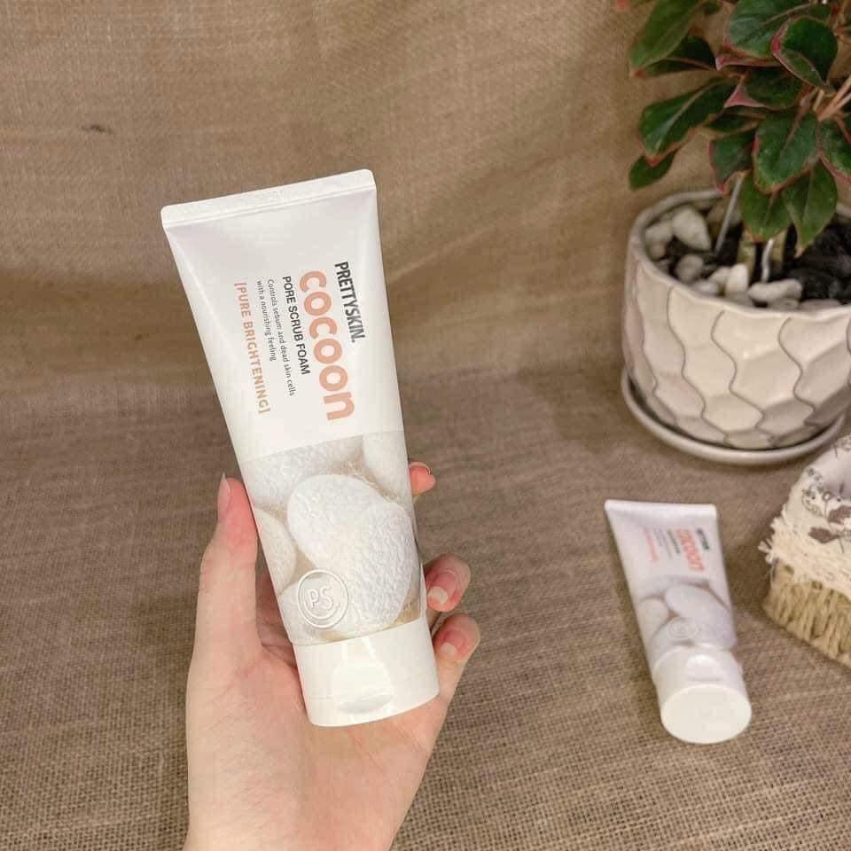 Sữa rửa mặt tẩy da chết kén tằm thải độc cho da, bổ sung collagen Prettyskin Cocoon Scrub Foam 150ml tặng móc khóa