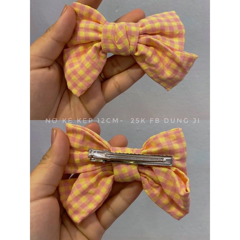 Nơ kẹp tóc kẻ