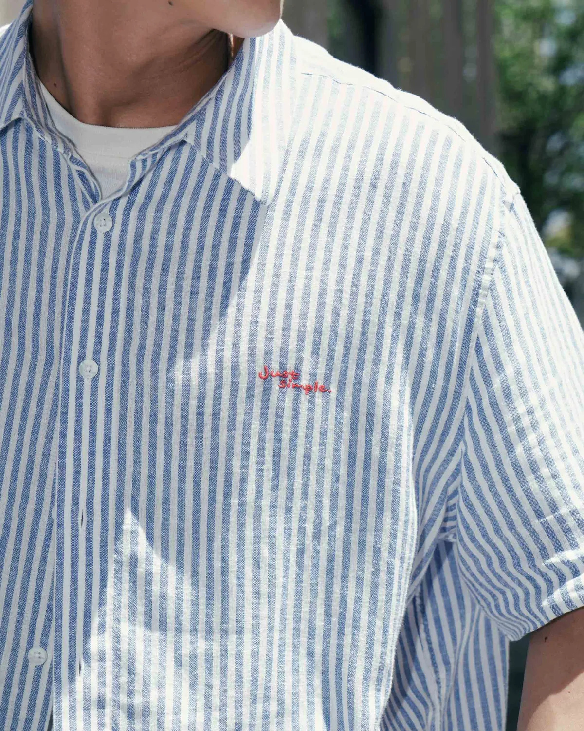 Áo sơ mi tay ngắn nam sọc linen có hình thêu. Form Regular - ROUTINE 10S26SHS005
