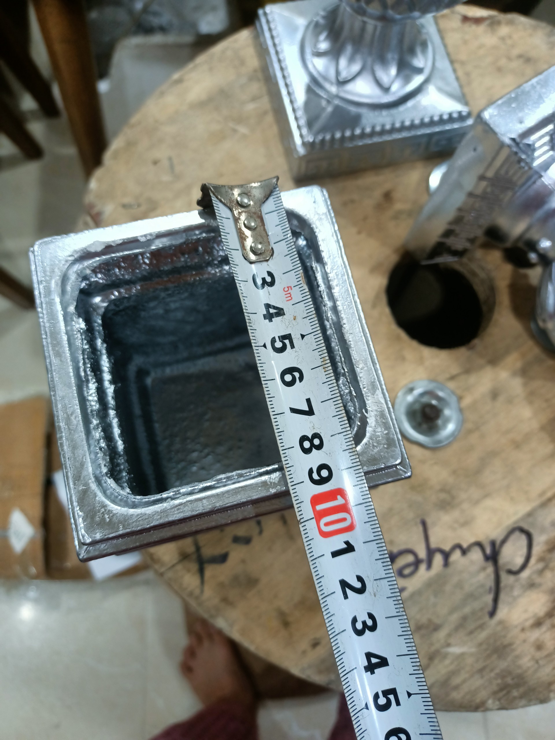 Đầu trụ nhôm đúc cầu thang, ban công