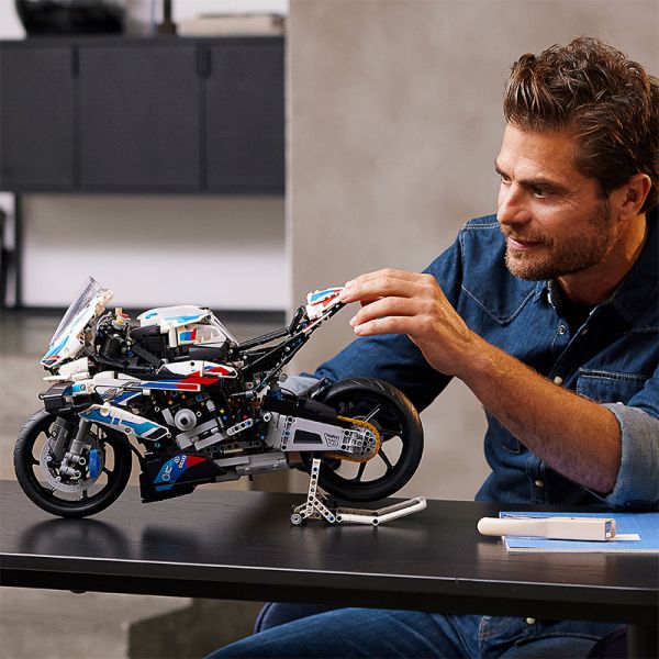 BỘ LẮP RÁP LEGO TECHNIC 42130 SIÊU MOTO BMW