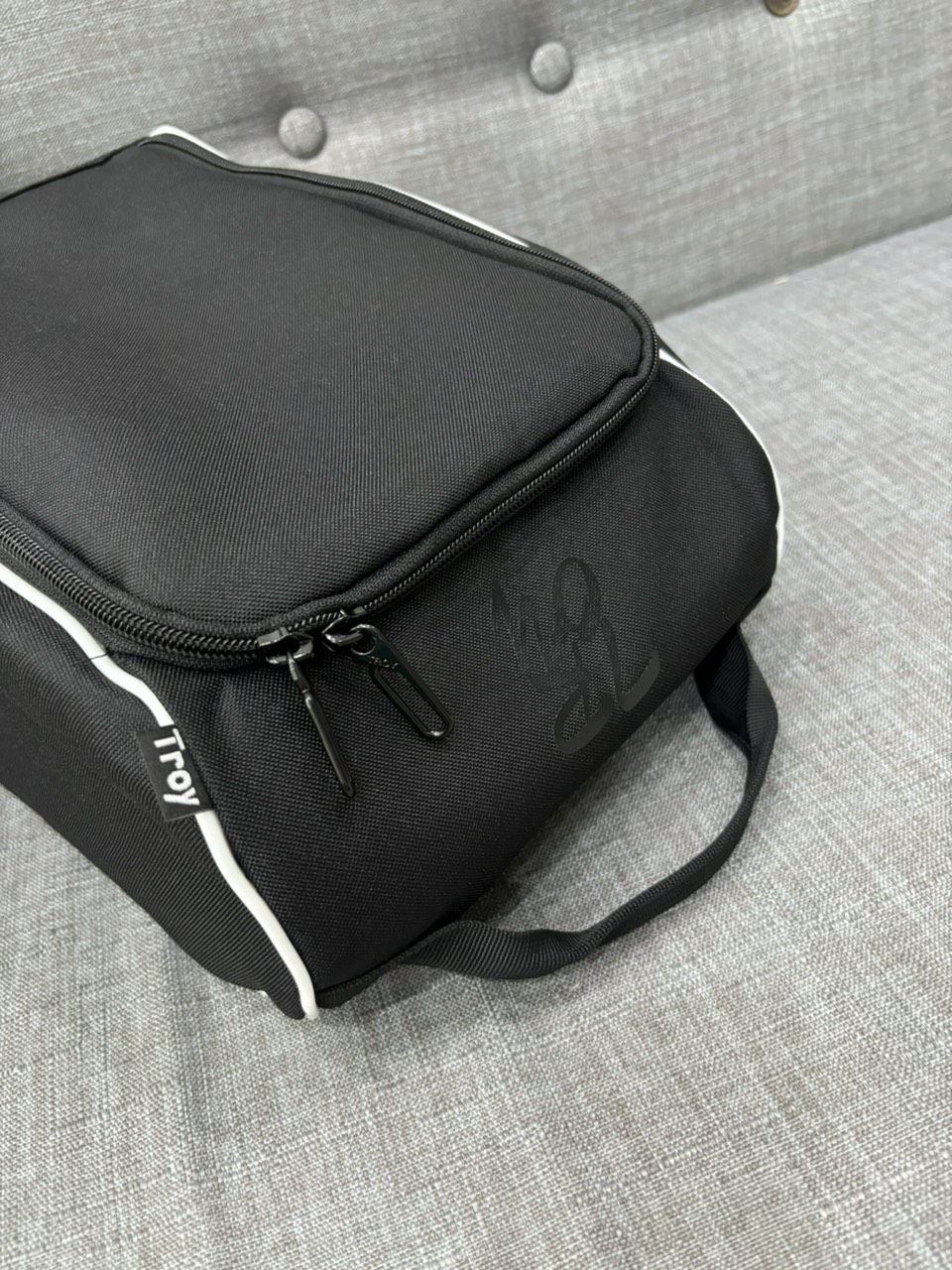 Túi đựng giày thể thao bóng đá TROY GFB phối lưới thoáng khí, size 34 x 20 x 17cm, chất vải bố bền