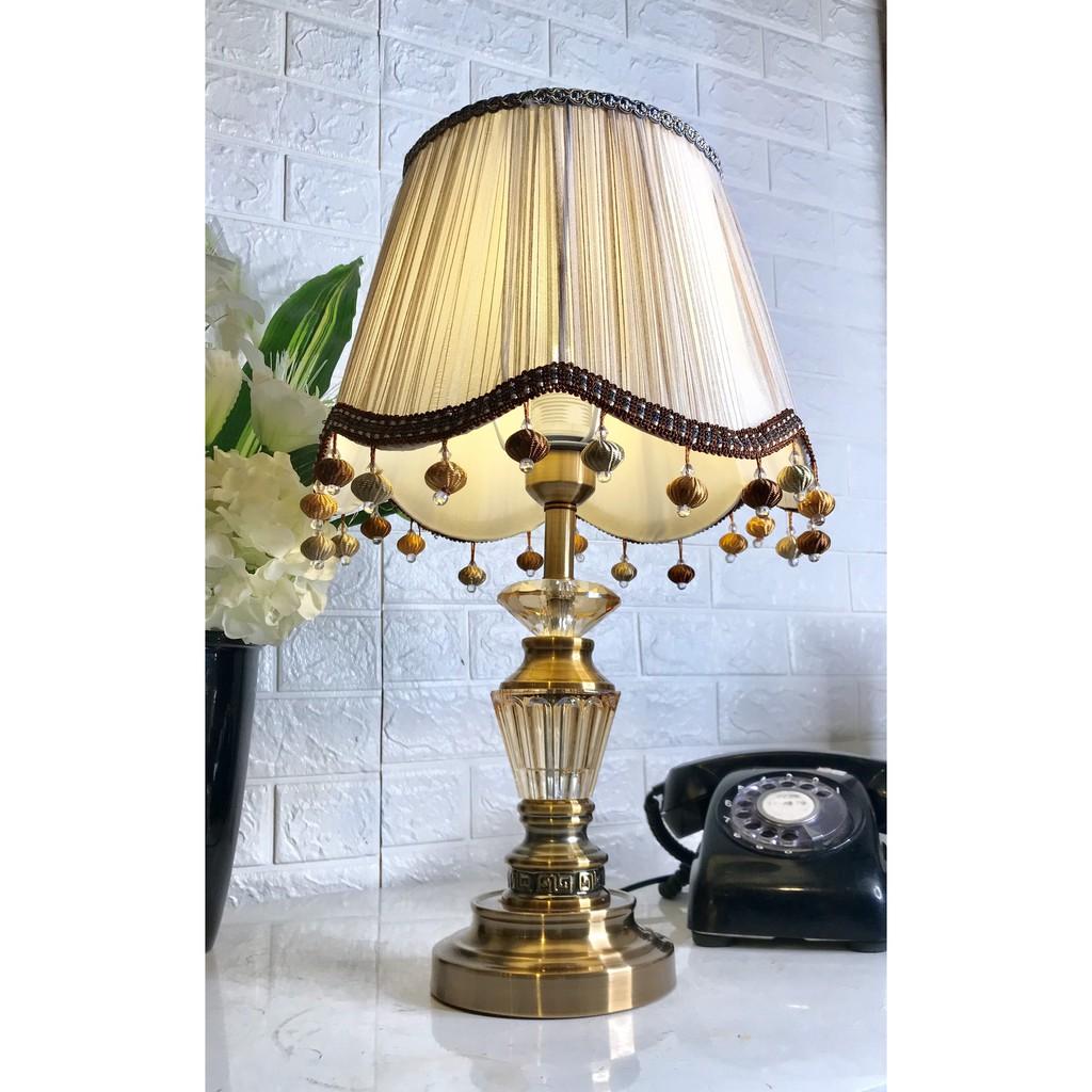 Đèn ngủ thân gỗ cao cấp- Để đầu giường- Đèn ngủ để bàn khách sạn- Decor, trang trí- 6802