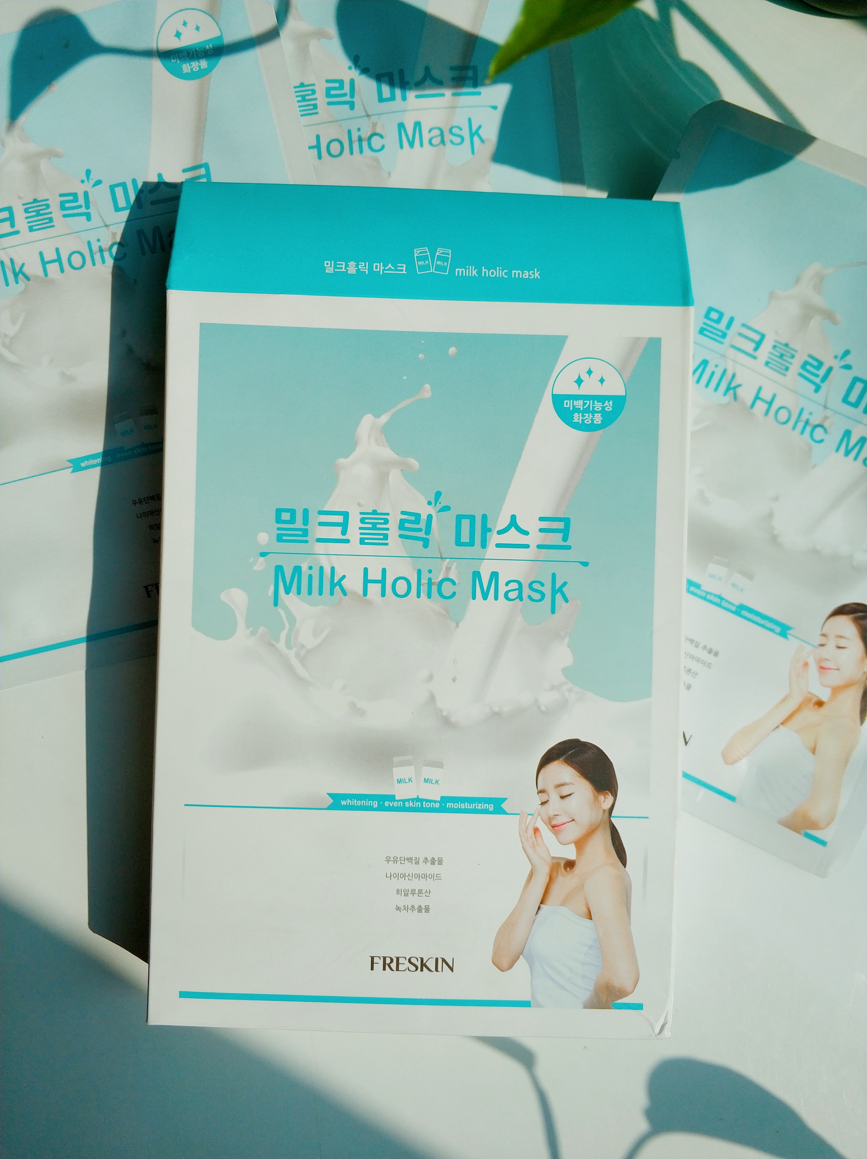 Hộp 10 Mặt Nạ Tinh Chất Sữa, Collagen Dưỡng Trắng và Cấp Ẩm - FRESKIN Milk Holic Mask