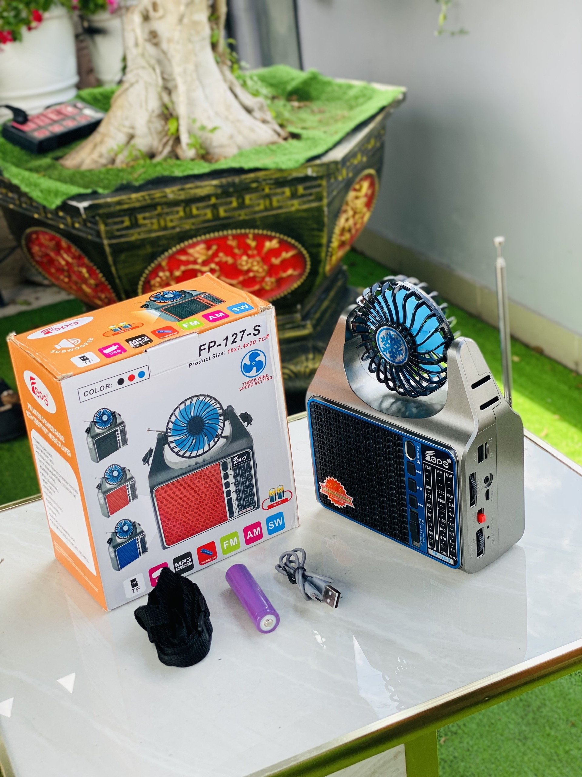 Quạt Mini 4in1 FP 128S Có Đài FM, Đèn Pin, Sạc Năng Lượng Mặt Trời – Hỗ Trợ USB, Bluetooth, TF, AUX Nhỏ Gọn Thông Minh Hàng Nhập Khẩu