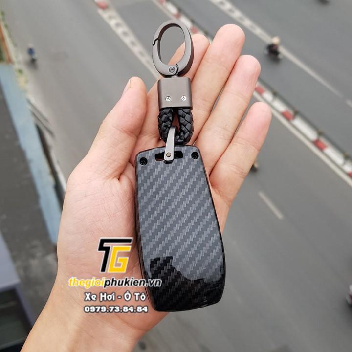 Ốp chìa khóa cho xe Mercedes E200, E250, E300 nhựa ABS vân carbon kèm móc đeo INOX sang trọng