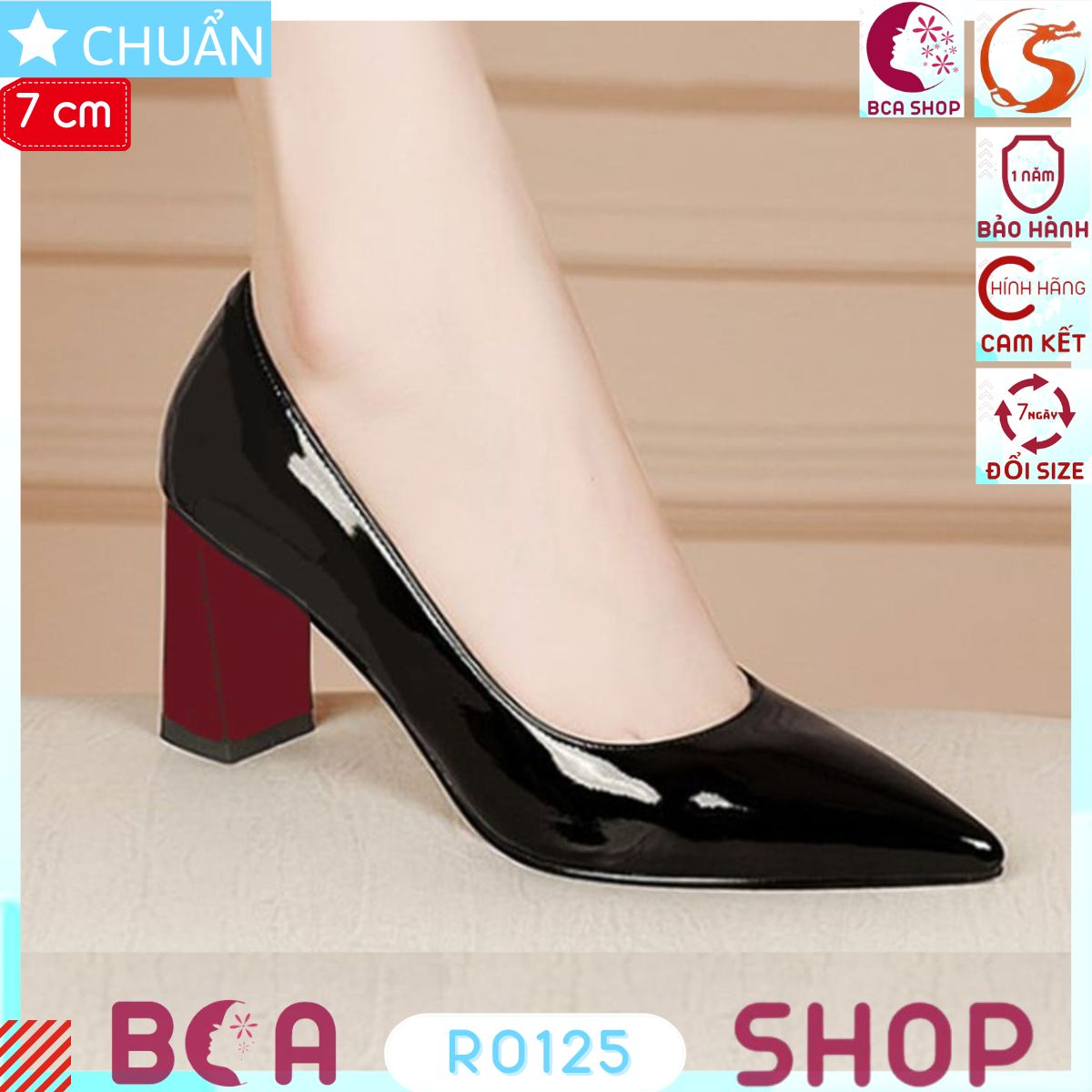 Giày cao gót nữ đế vuông 7p RO125 ROSATA tại BCASHOP phá cách với sự đối lập màu giữa thân giày đen và gót giày đỏ