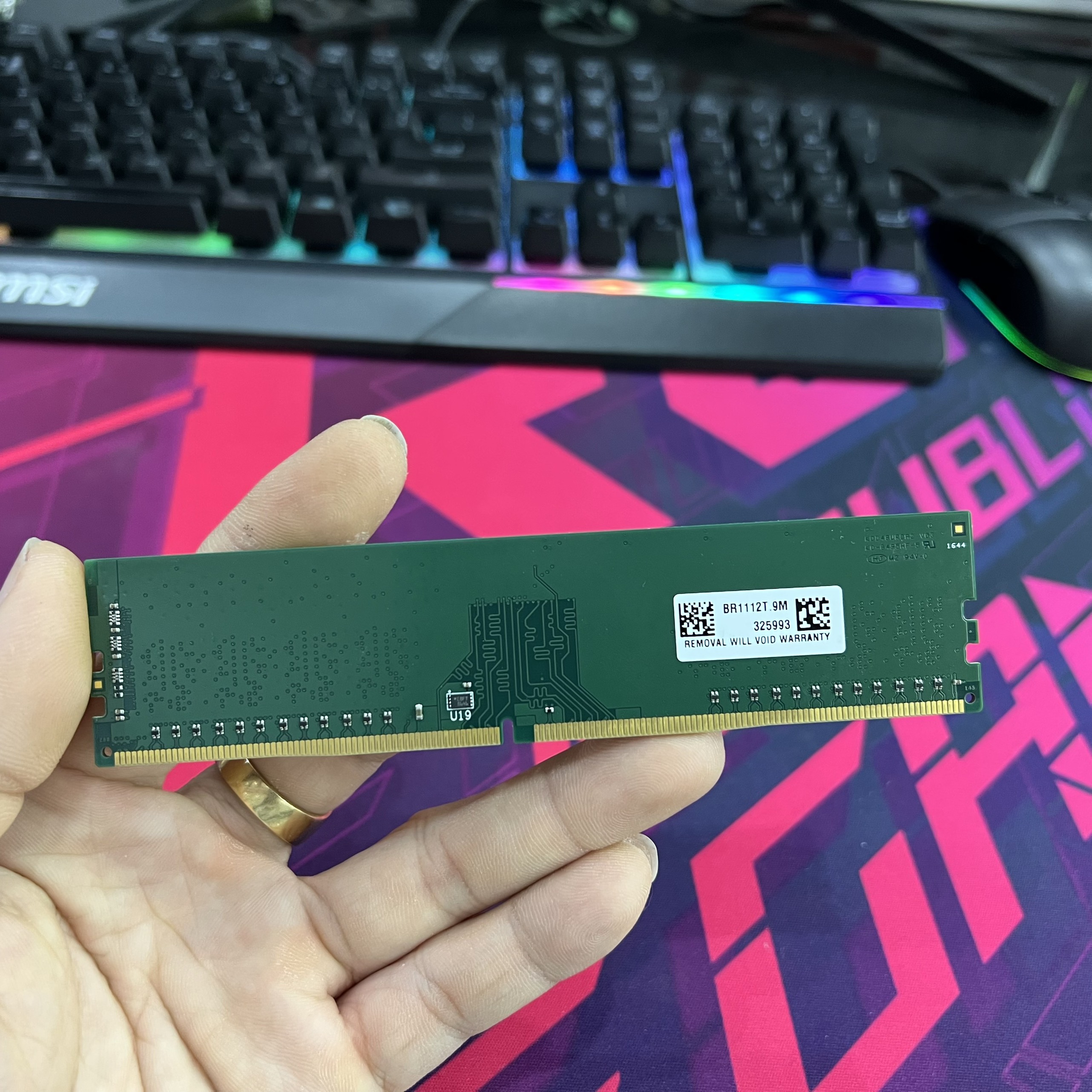 RAM PC Crucial 4Gb DDR4 Bus 2400Mhz (CT4G4DFS824A) - Hàng chính hãng