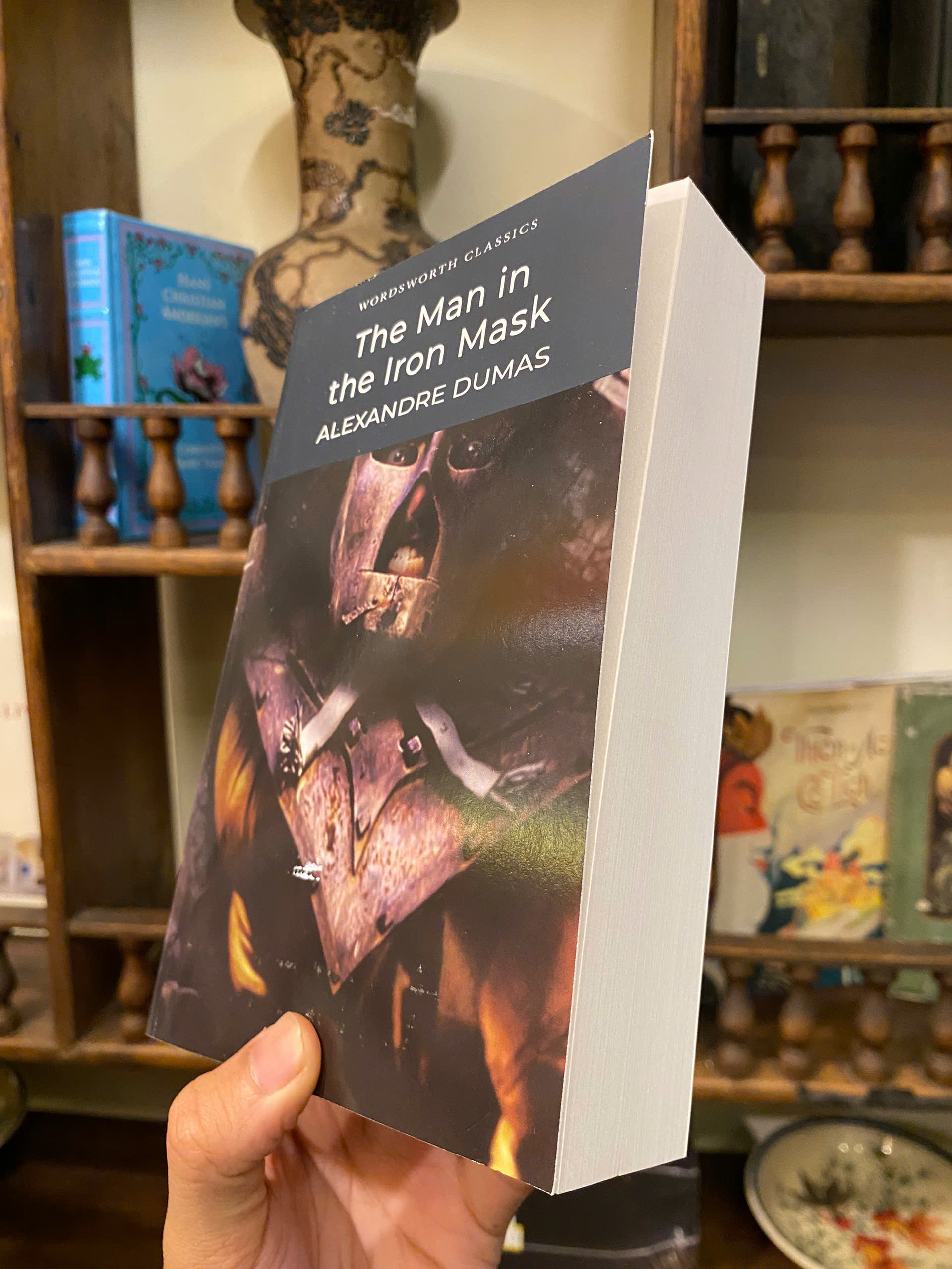 Sách - The Man In The Iron Mask by Alexandre Dumas - Classics/Fiction book in English - Ngoại Văn