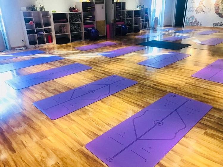 Thảm tập Yoga định tuyến Cao su tự nhiên PU cao cấp - Tặng kèm túi đựng và đai buộc