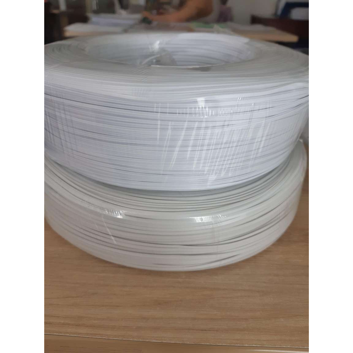 Dây Buộc Bọc Nhựa Trắng chiều dài  300M  Buộc khay hàng, kiện hàng, buộc dây điện, bưu kiện, buộc lan, buộc hoa lan..
