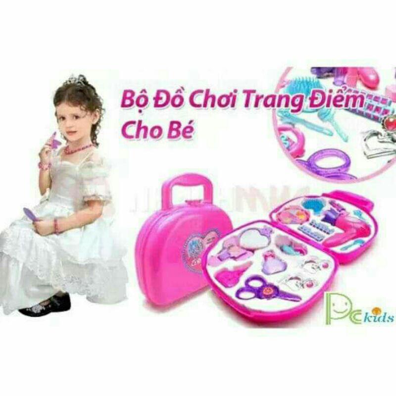 Hộp đồ chơi trang điểm cho bé