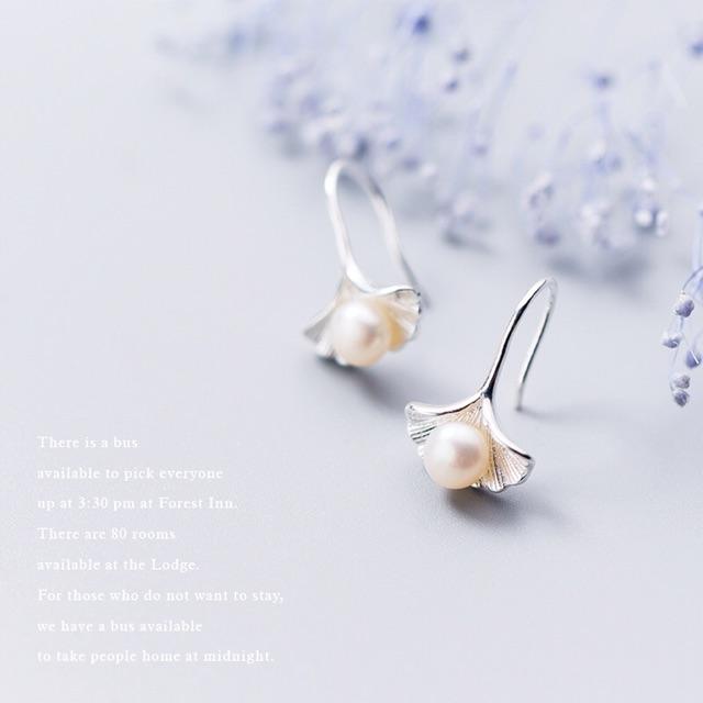 Khuyên tai bạc Ý s925 lá sen gắn Ngọc ngọt ngào E9556 - AROCH Jewelry