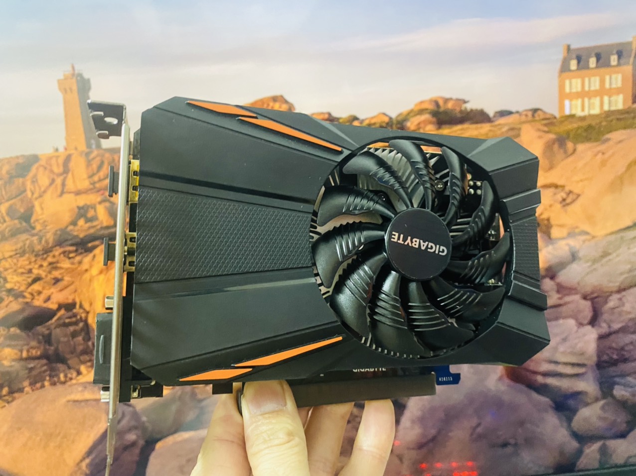 VGA (Cạc màn hình) GIGABYTE GTX 1050Ti 4GB/D5/1FAN - HÀNG CHÍNH HÃNG