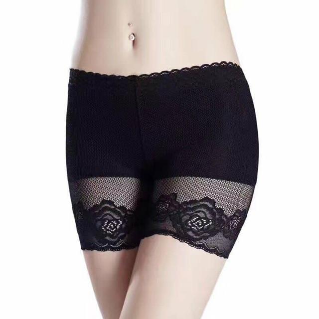 Hot Quần đùi mặc trong váy ren hoa hồng